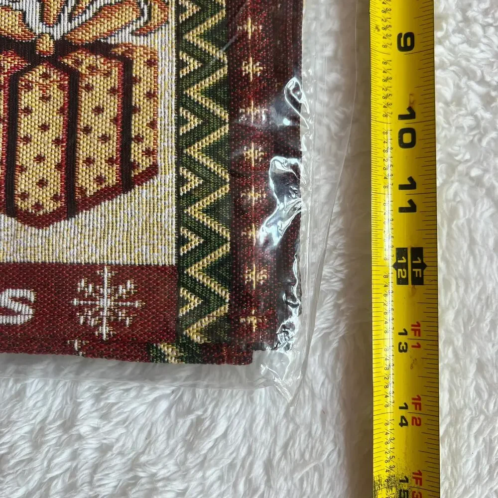 Reindeer Present Christmas Tree Tapestry Table‎ Runner 59in Long and 4 Placemats